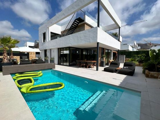 Foto 1 de Chalet en venta en calle De Xile de 3 habitaciones con terraza y piscina