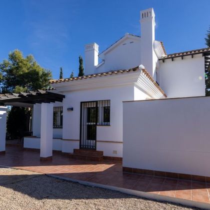 Foto 2 de Casa adossada en venda a calle Hinojo de 2 habitacions amb terrassa i piscina