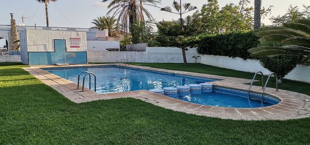 Foto 2 de Casa en venda a avenida De Francisco José Balada de 2 habitacions amb terrassa i piscina