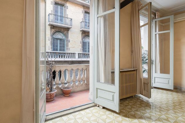 Foto 1 de Pis en venda a Sant Pere, Santa Caterina i la Ribera de 4 habitacions amb terrassa i balcó