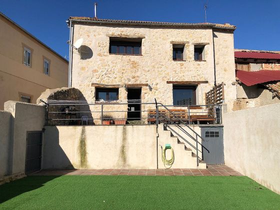 Foto 1 de Casa en venda a Armuña de 4 habitacions amb terrassa i piscina