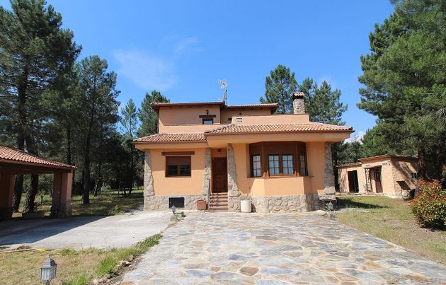 Foto 1 de Xalet en venda a Marugán de 3 habitacions amb terrassa i jardí