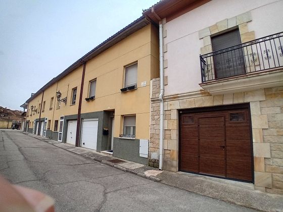 Foto 1 de Casa adossada en venda a Villagonzalo Pedernales de 5 habitacions amb terrassa i garatge
