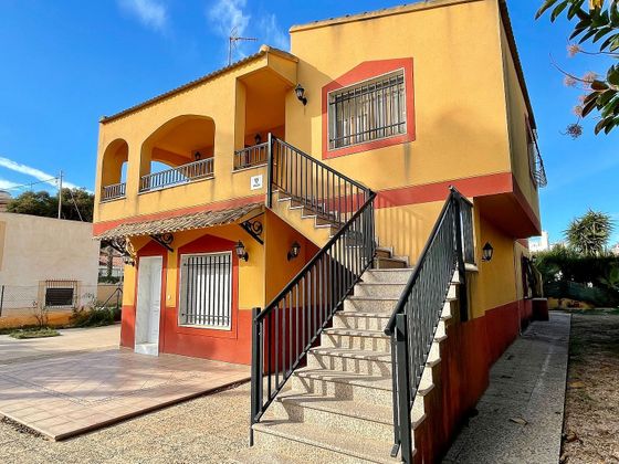 Foto 1 de Chalet en venta en calle Juan Ramon Jimenez de 7 habitaciones con terraza y garaje