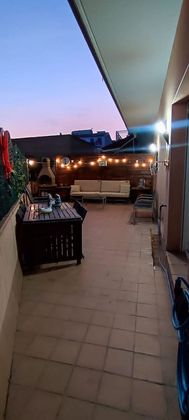 Foto 2 de Dúplex en venda a Eixample Nord – La Devesa de 4 habitacions amb terrassa i balcó