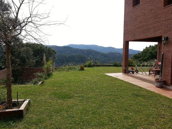 Foto 2 de Venta de chalet en Arenys de Munt de 5 habitaciones con terraza y piscina