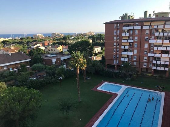 Foto 1 de Pis en venda a Premià de Mar de 2 habitacions amb terrassa i piscina