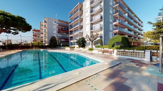 Foto 1 de Venta de piso en Arenys de Mar de 3 habitaciones con terraza y piscina