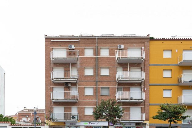 Foto 1 de Dúplex en venta en avenida Catalunya de 3 habitaciones con terraza y jardín