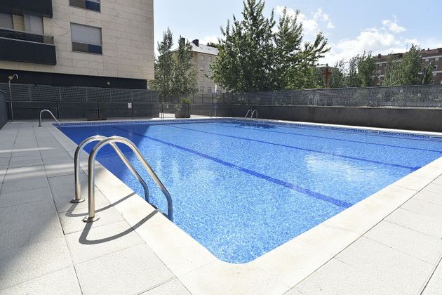 Foto 2 de Piso en venta en Cascajos - Piqueras de 2 habitaciones con terraza y piscina