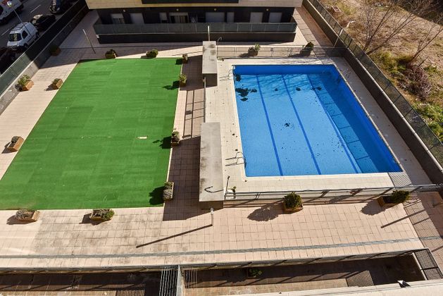Foto 1 de Piso en venta en Cascajos - Piqueras de 3 habitaciones con terraza y piscina