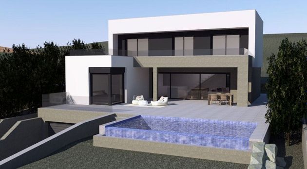 Foto 2 de Xalet en venda a avenida Mas Oriol de 4 habitacions amb terrassa i piscina