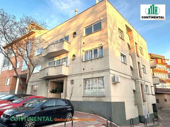 Foto 1 de Pis en venda a Villalba Estación de 2 habitacions amb garatge i balcó