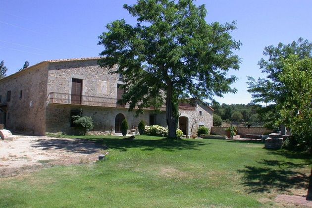 Foto 1 de Casa rural en venda a calle Llagostera de 8 habitacions amb piscina i jardí