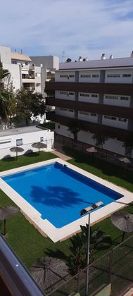 Foto 1 de Pis en venda a calle Hernán Cortés de 2 habitacions amb piscina i jardí
