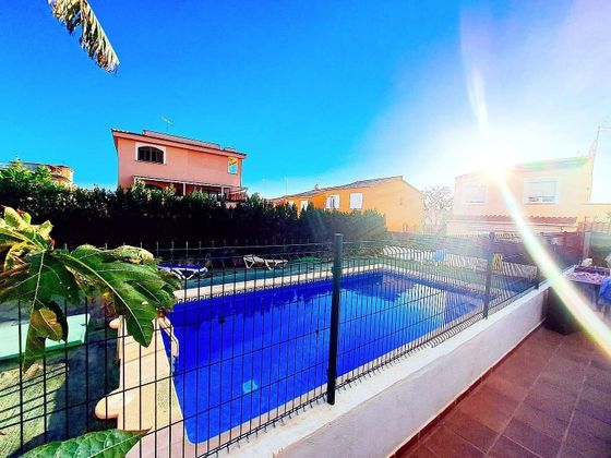 Foto 2 de Piso en venta en Son Ferrer de 3 habitaciones con terraza y piscina