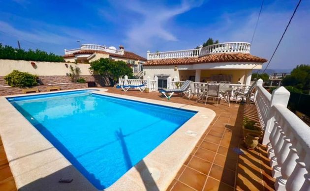 Foto 1 de Xalet en venda a Jacarilla de 3 habitacions amb terrassa i piscina