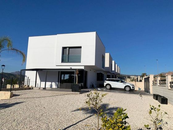 Foto 2 de Casa en venta en Cala de Finestrat de 5 habitaciones con terraza y piscina