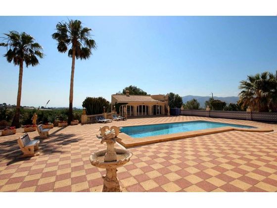 Foto 1 de Xalet en venda a Alfaz del Pi Pueblo-Urbanizaciones de 8 habitacions amb terrassa i piscina