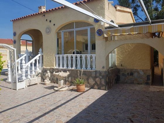 Foto 2 de Chalet en alquiler en San Fulgencio de 2 habitaciones con terraza y piscina