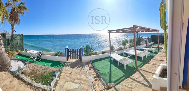 Foto 1 de Chalet en venta en paseo Del Mediterráneo de 3 habitaciones con terraza y piscina