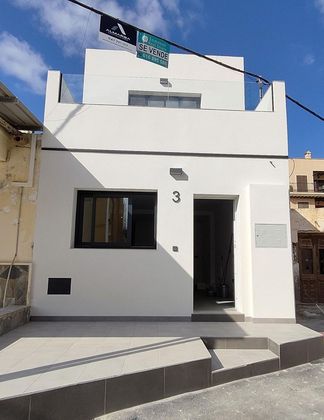 Foto 1 de Casa en venta en travesía Baria de 3 habitaciones con terraza y aire acondicionado