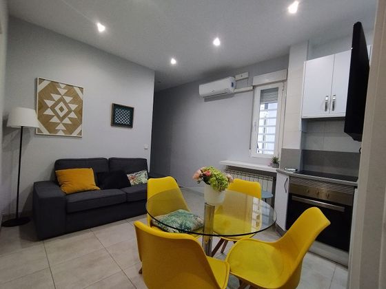 Foto 2 de Venta de piso en calle Divino Vallés de 2 habitaciones con aire acondicionado y calefacción