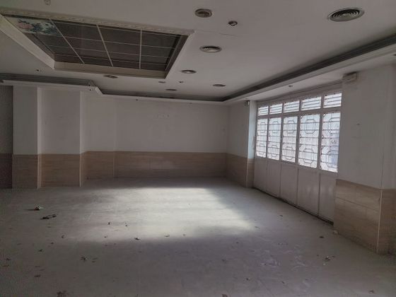 Foto 1 de Alquiler de local en avenida De Abrantes de 140 m²