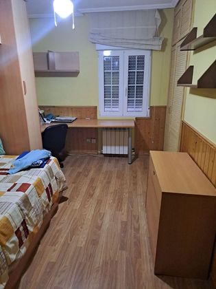 Foto 2 de Pis en venda a calle Navas del Rey de 5 habitacions amb aire acondicionat i calefacció
