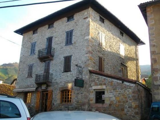 Foto 2 de Casa en venda a calle Iñarreta de 10 habitacions amb terrassa i balcó