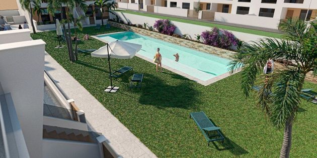 Foto 2 de Xalet en venda a San Pedro del Pinatar de 3 habitacions amb terrassa i piscina