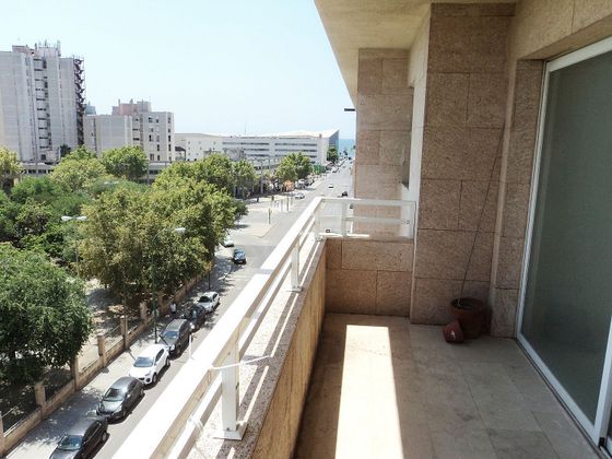 Foto 1 de Alquiler de piso en Foners de 5 habitaciones con terraza y calefacción