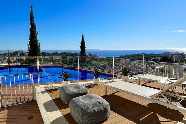 Foto 2 de Piso en venta en Génova de 3 habitaciones con terraza y piscina