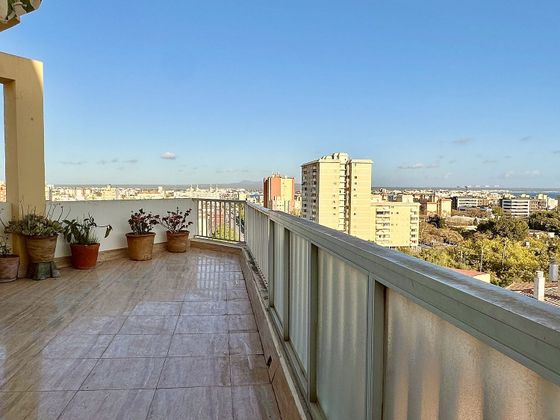 Foto 2 de Ático en venta en Llevant - La Soledat Sud de 3 habitaciones con terraza y balcón