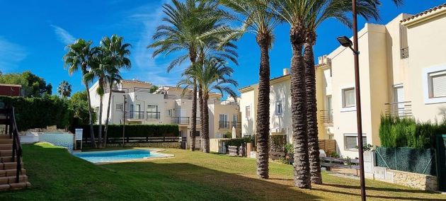 Foto 1 de Casa adossada en venda a L'Albir-Zona Playa de 4 habitacions amb terrassa i piscina