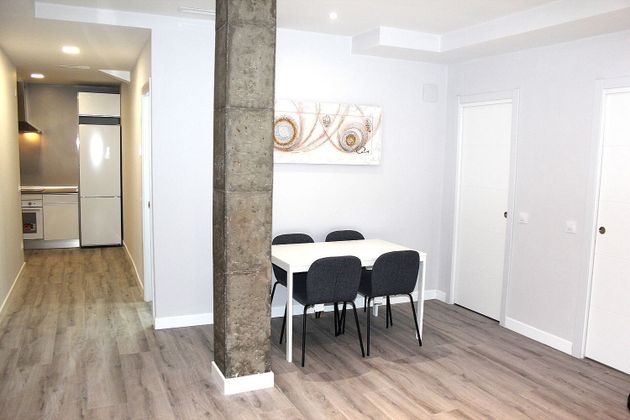 Foto 1 de Alquiler de piso en Ventas de 2 habitaciones con muebles y aire acondicionado