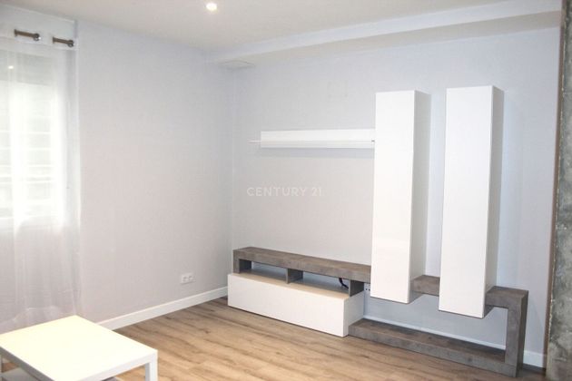 Foto 2 de Alquiler de piso en Ventas de 2 habitaciones con muebles y aire acondicionado