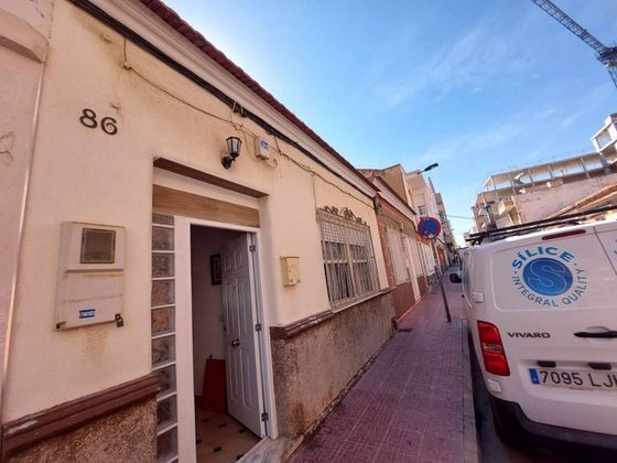 Foto 1 de Venta de chalet en calle De Pedro Lorca de 2 habitaciones con terraza y piscina