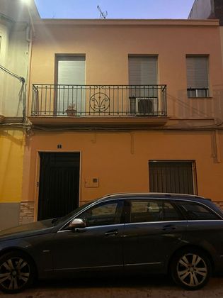 Foto 2 de Casa en venta en Zona Llombai de 5 habitaciones con terraza y balcón
