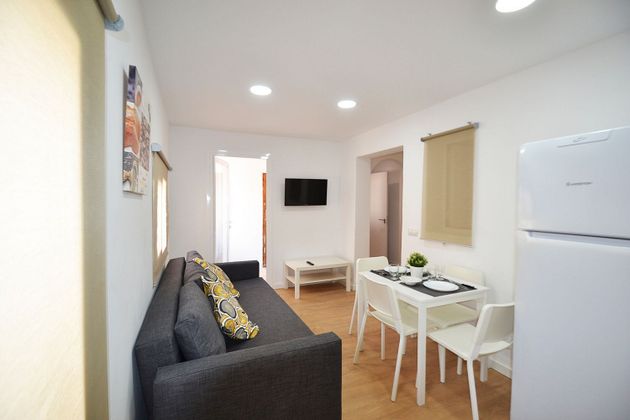 Foto 2 de Piso en alquiler en S'Arenal-Son Verí de 2 habitaciones con terraza y muebles