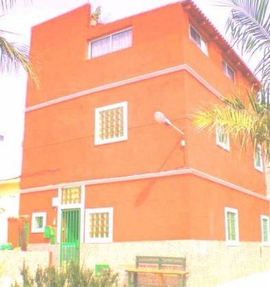 Foto 2 de Venta de chalet en Costa Adeje de 4 habitaciones con terraza