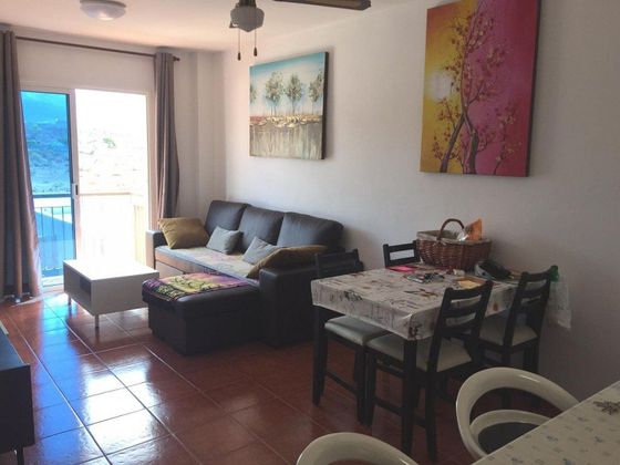 Foto 2 de Piso en venta en Buzanda - Cabo Blanco - Valle San Lorenzo de 3 habitaciones con terraza y garaje