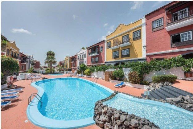 Foto 1 de Casa en venda a Adeje ciudad de 3 habitacions amb terrassa i piscina