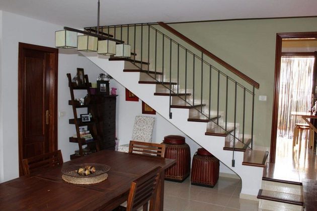 Foto 2 de Casa adossada en venda a San Isidro de 3 habitacions amb terrassa i balcó