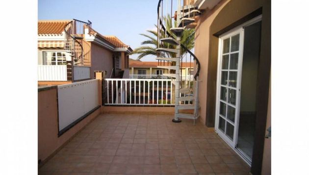 Foto 2 de Venta de ático en Costa Blanca - Las Galletas de 1 habitación con terraza y piscina