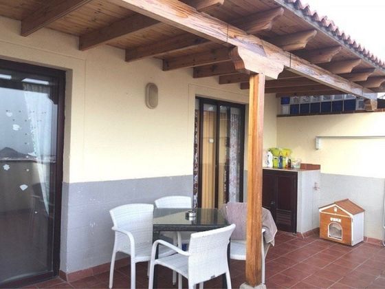 Foto 2 de Piso en venta en Buzanda - Cabo Blanco - Valle San Lorenzo de 2 habitaciones con terraza y garaje