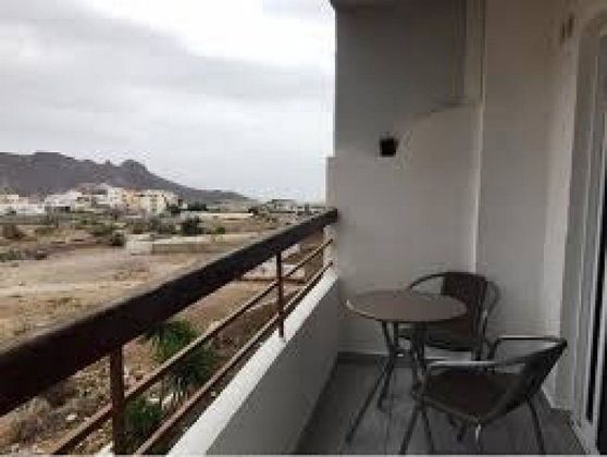 Foto 1 de Pis en venda a Adeje ciudad de 2 habitacions amb garatge i balcó