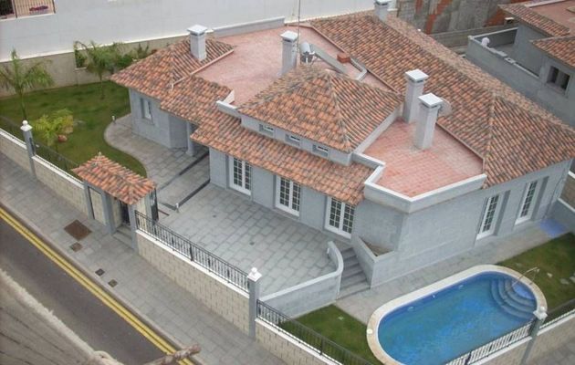 Foto 1 de Xalet en venda a Acantilados de Los Gigantes de 5 habitacions amb terrassa i piscina