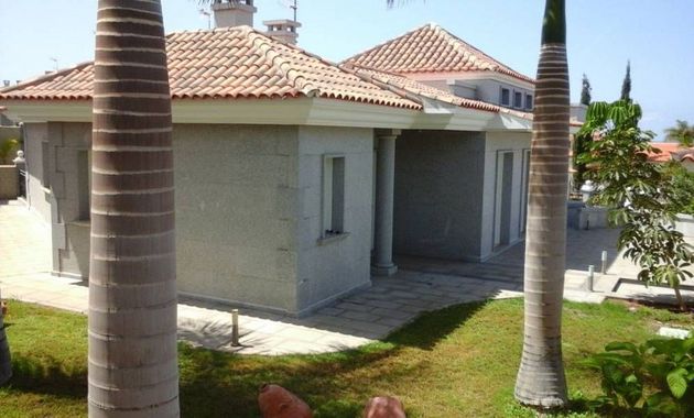 Foto 2 de Xalet en venda a Acantilados de Los Gigantes de 5 habitacions amb terrassa i piscina