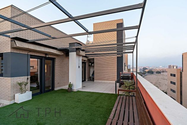 Foto 2 de Ático en venta en Nueva Almería - Cortijo Grande - Vega de Acá de 4 habitaciones con terraza y piscina